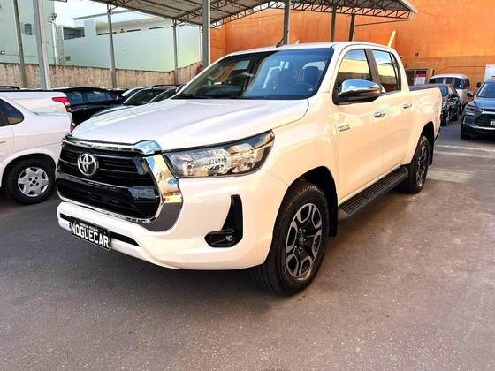 TOYOTA HILUX 2.8 D-4D TURBO DIESEL CD POWER PACK 4X4 MANUAL TOYOTA HILUX 2.8 D-4D TURBO DIESEL CD POWER PACK 4X4 MANUAL